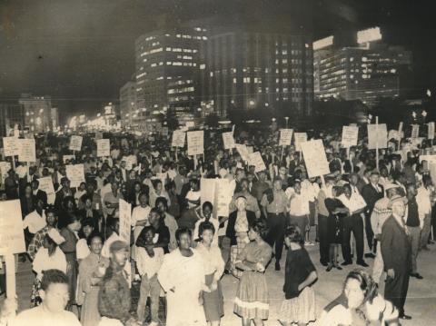 large-group-city-hall-protest